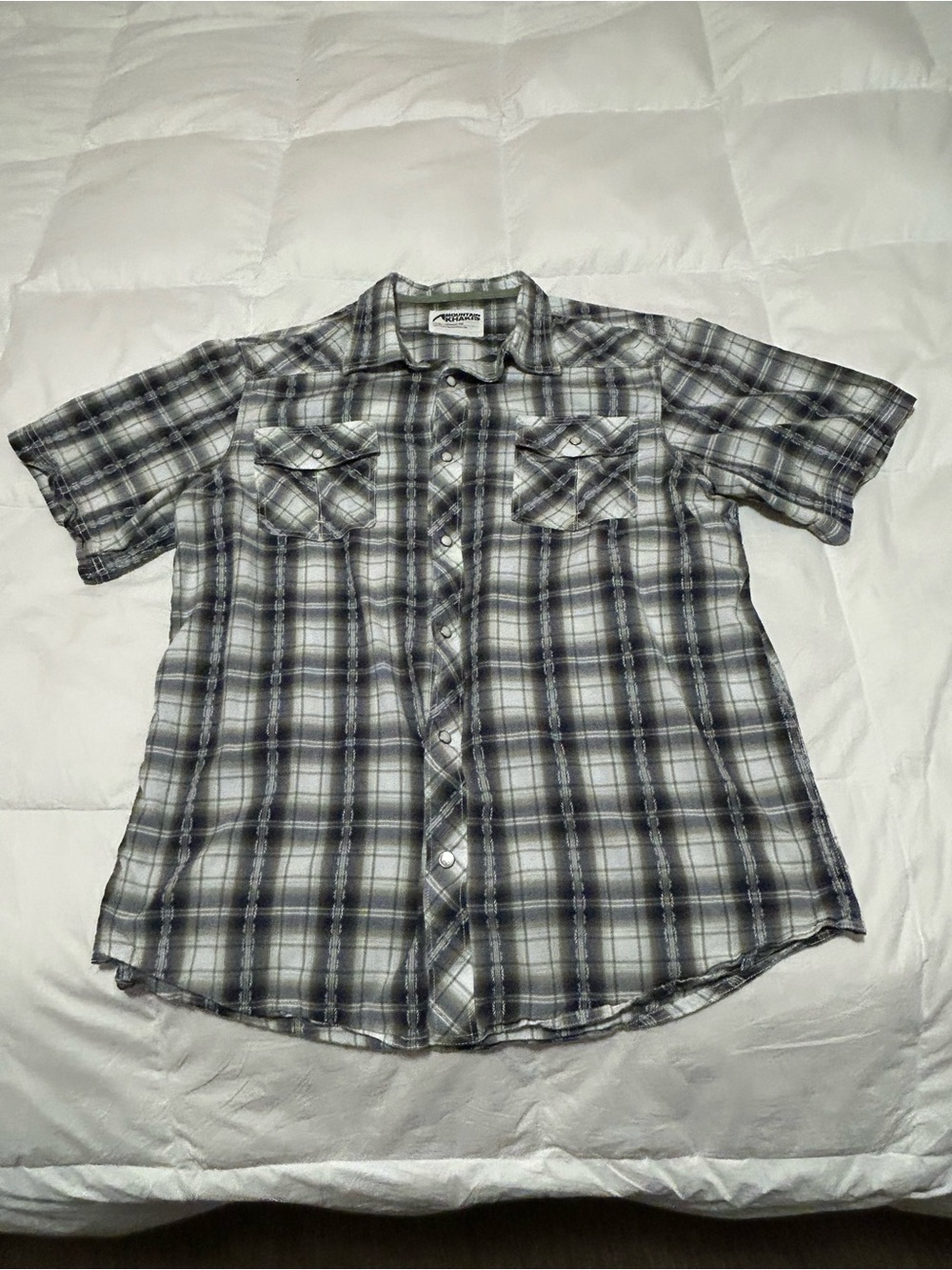 Men’s Mountain Khaki Pearl Snap Button-Up Short Sleeve Shirt